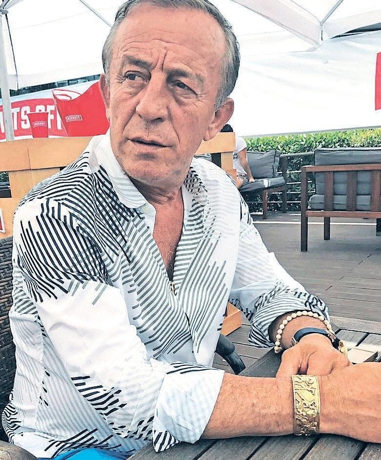 Ali Ağaoğlu'nun altın bileziğiKaynak: Ali Ağaoğlu'nun altın bi galerisi resim 5