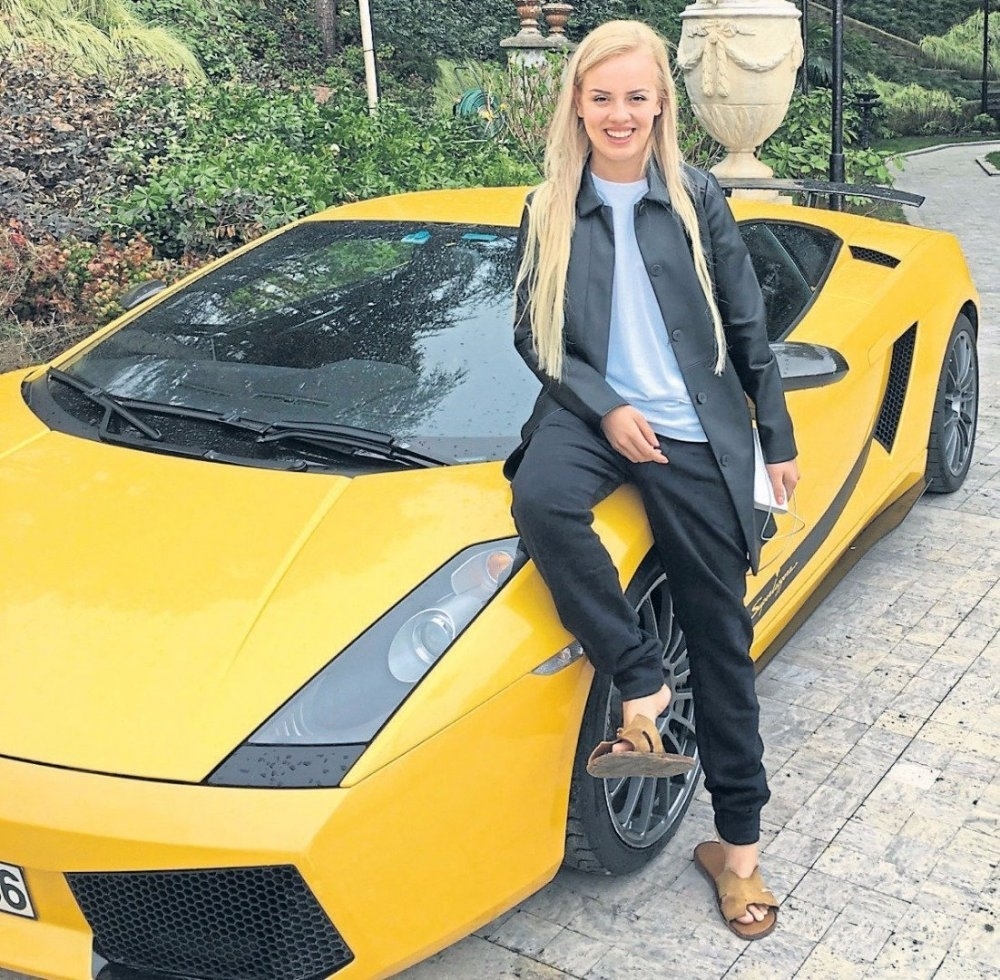 Ali Ağaoğlu'nun altın bileziğiKaynak: Ali Ağaoğlu'nun altın bi galerisi resim 6