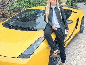 Ali Ağaoğlu'nun altın bileziğiKaynak: Ali Ağaoğlu'nun altın bi