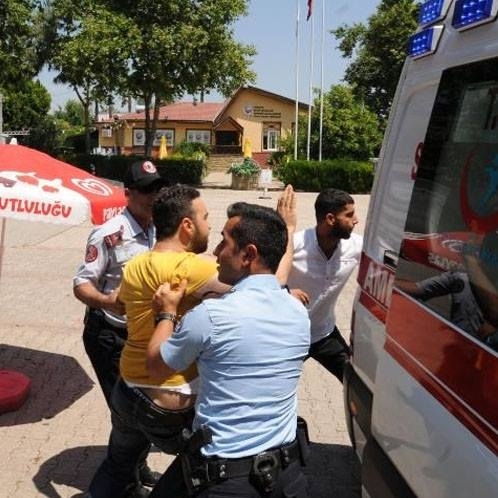 Çocuğu taciz etti, ambulansta linç ediliyordu! galerisi resim 2