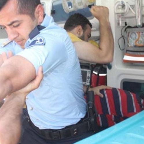 Çocuğu taciz etti, ambulansta linç ediliyordu! galerisi resim 3