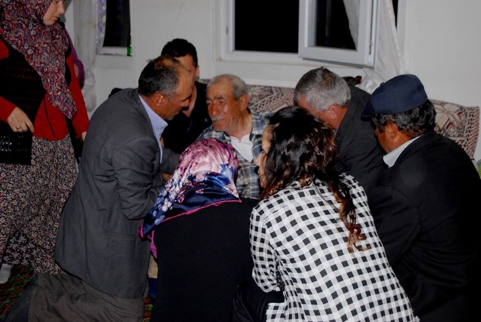 Yürek dayanmaz! Ateş yine düştüğü yeri yaktı! galerisi resim 5