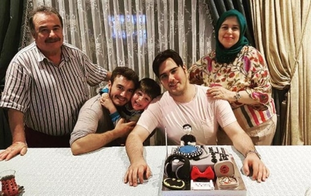 Ceceli Amerika'dan döndü, oğluna koştu ve... galerisi resim 5