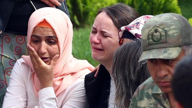 KÜÇÜK EYMEN ARKASINDA BÜYÜK BİR ACI BIRAKTI! galerisi resim 1