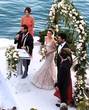 Fahriye Evcen ve Burak Özçivit Dünya Evine Girdi galerisi resim 4