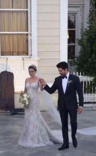 Burak Özçivit ve Fahriye Evcen nikah masasında galerisi resim 4