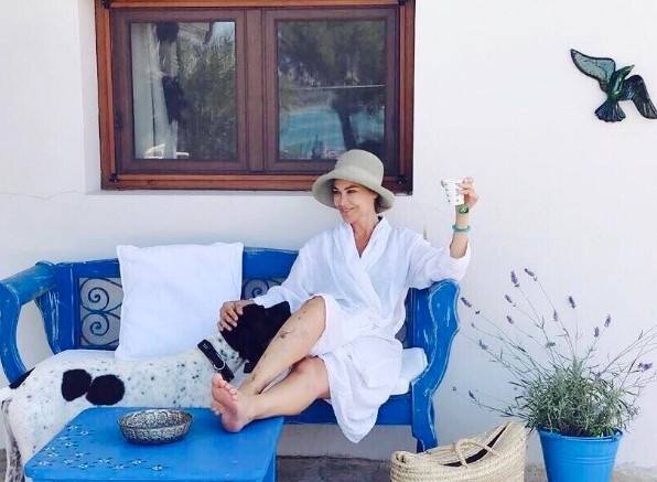 Hülya Avşar'ın o pozu bakın nasıl sosyal medyayı salladı! galerisi resim 4