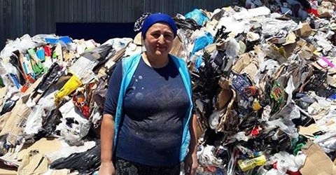 Geri dönüşüm bandına düşen cüzdanın içinden çıkanlar şaşırttı galerisi resim 2