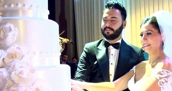 BEN SENİ, YOK BEN SENİ.... CANER İLE BERKE SONUNDA MİLLETİ ÇILDIRTTI! galerisi resim 2