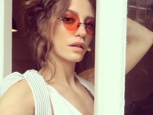 Serenay Sarıkaya nefesleri kesti!