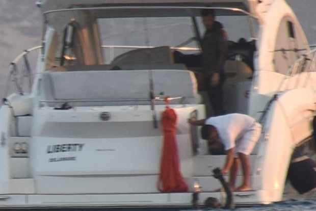 Film değil gerçek! Ünlü oyunculara şok baskın galerisi resim 5