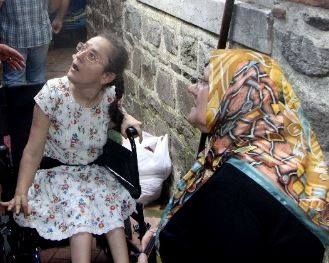 Bursa'da engelli kızın maaşını alıp kaçtılar! galerisi resim 3
