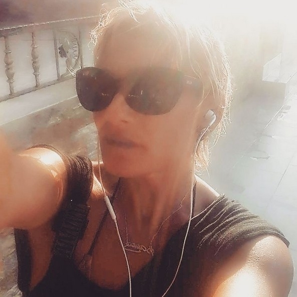 Ünlü şarkıcı İstanbul'da her şeyini bırakıp köye yerleşti! galerisi resim 10