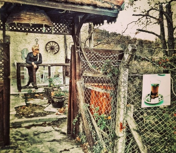 Ünlü şarkıcı İstanbul'da her şeyini bırakıp köye yerleşti! galerisi resim 11