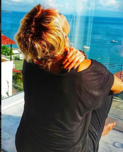 Ünlü şarkıcı İstanbul'da her şeyini bırakıp köye yerleşti! galerisi resim 13