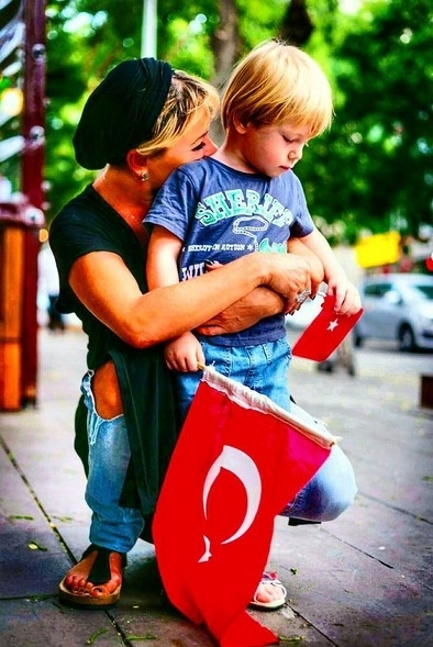 Ünlü şarkıcı İstanbul'da her şeyini bırakıp köye yerleşti! galerisi resim 17