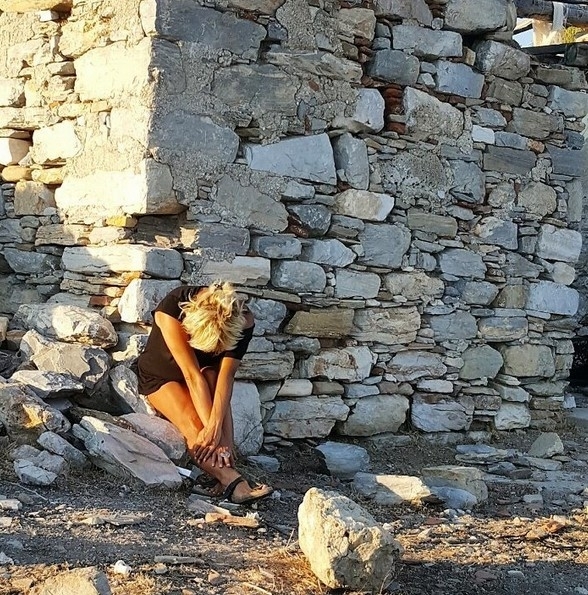 Ünlü şarkıcı İstanbul'da her şeyini bırakıp köye yerleşti! galerisi resim 2