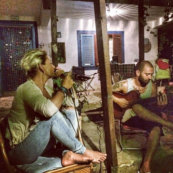 Ünlü şarkıcı İstanbul'da her şeyini bırakıp köye yerleşti! galerisi resim 25