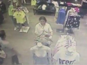 Mağazada elle tacize isyan