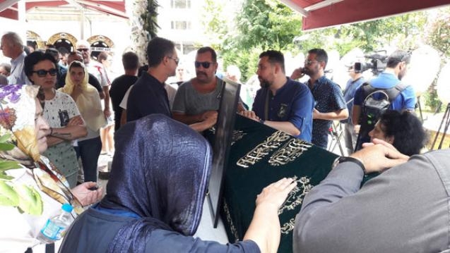 Harun Kolçak Son Yolculuğuna Uğurlanıyor! galerisi resim 3