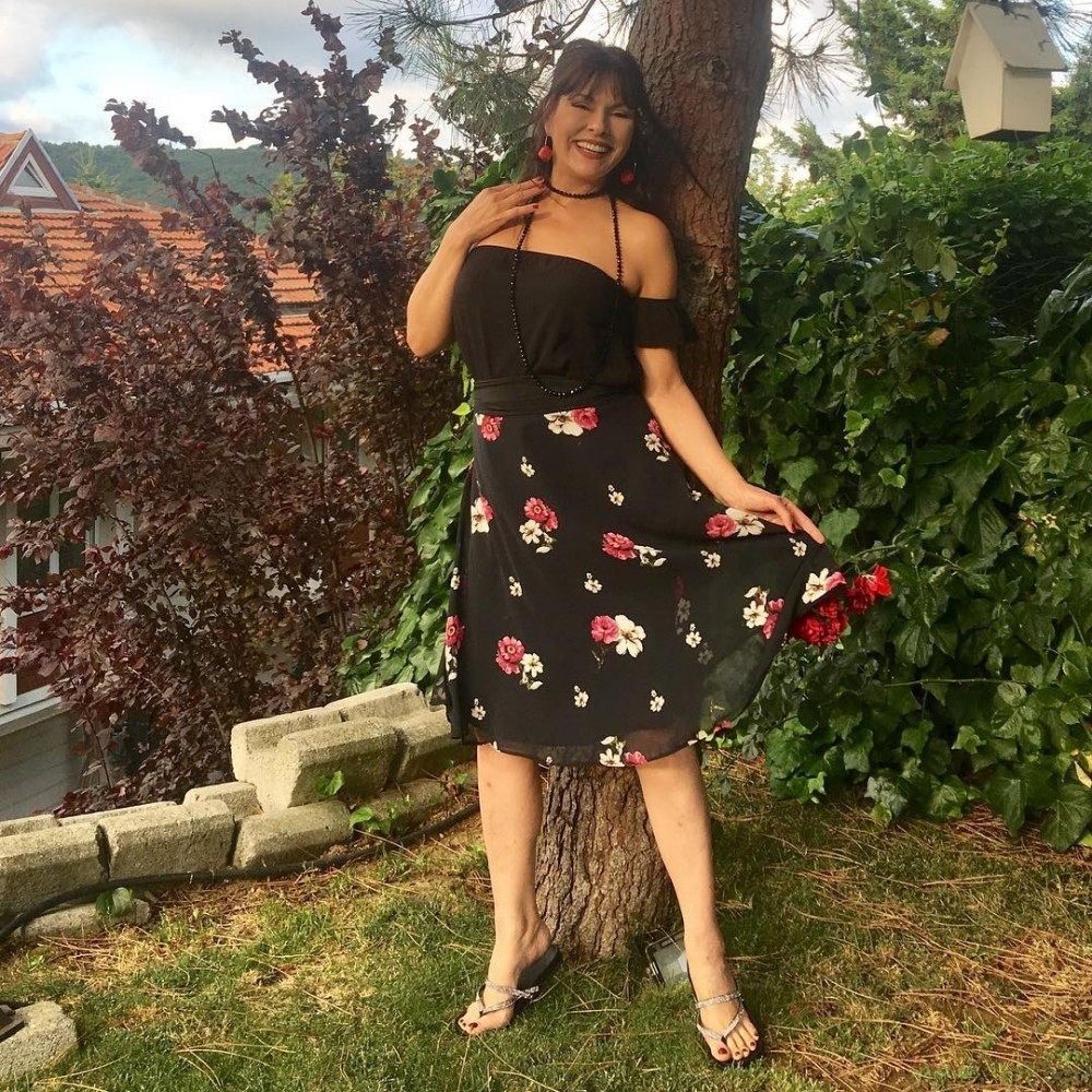 Aydan Şener’in bikinili hali genç kızlara taş çıkarttı galerisi resim 4