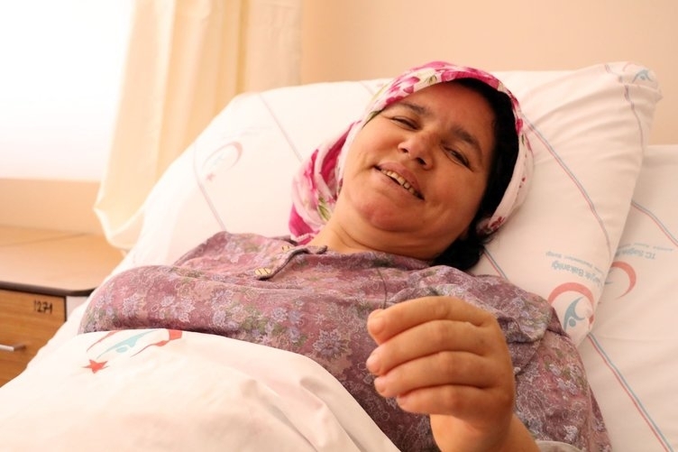 Petek bal yiyen kadının midesinden çıktı! galerisi resim 1