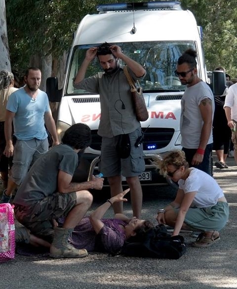 ÜNLÜ SANATÇI KAZA GEÇİRDİ! galerisi resim 3