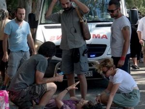 ÜNLÜ SANATÇI KAZA GEÇİRDİ!