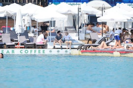 Aleyna Tilki Emrah Karaduman ile Çeşme'de görüntülendi galerisi resim 2