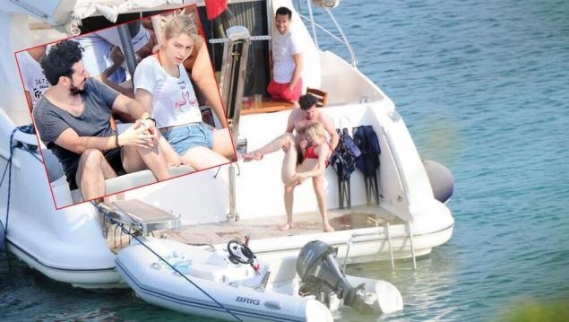 Aleyna Tilki Emrah Karaduman ile Çeşme'de görüntülendi galerisi resim 3