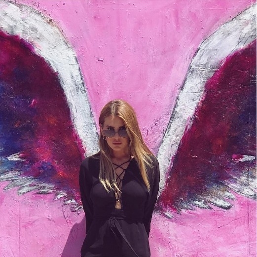 Eda Erol'un dekolte sansürüne bakın olay oldu galerisi resim 2