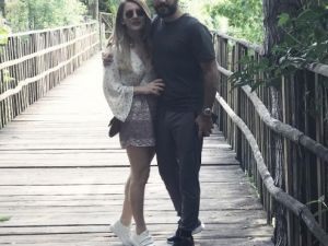 Eda Erol'un dekolte sansürüne bakın olay oldu