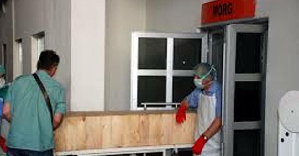 Hastaneyi ceset kokusu sardı, belediye gül suyu sıktı... galerisi resim 1