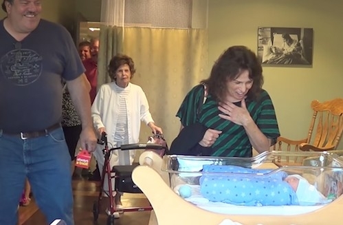 Bebeğin yanına yaklaştılar ama ağızları açık kaldı! galerisi resim 8