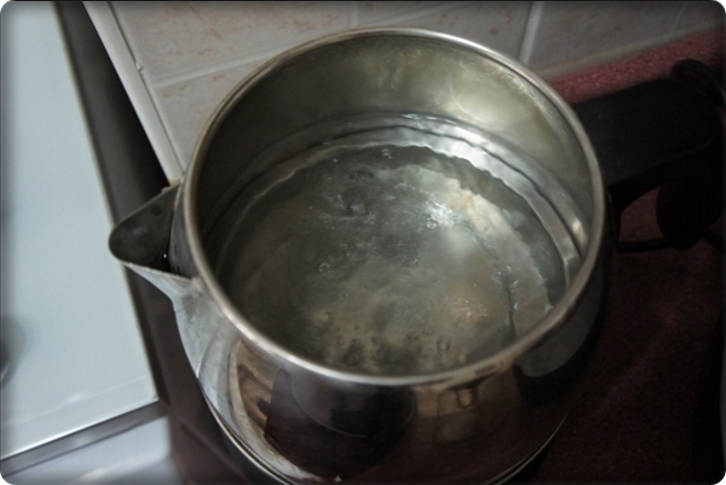 BU YÖNTEMİ SADECE 1 DAKİKA DENEDİ ! EVDE ÇATAL KAŞIK TENCERE ÇAYDANLIK galerisi resim 3