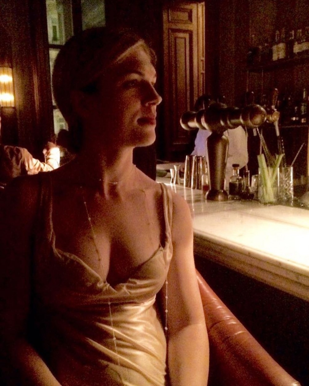 Hayat Bilgisi'nin Barbie'si de bikinili yakalandı galerisi resim 6