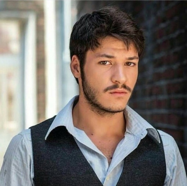 Vatanım Sensin'de şok ayrılık! Başrollerden biri diziye veda etti galerisi resim 6