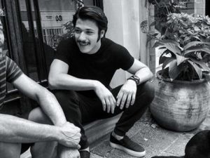 Vatanım Sensin'de şok ayrılık! Başrollerden biri diziye veda etti