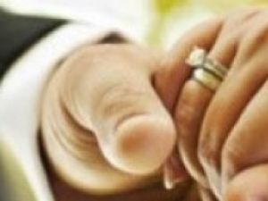 Evli Kadın Banyodayken Kapı Zorlanmaya Başladı Ve Sonra...