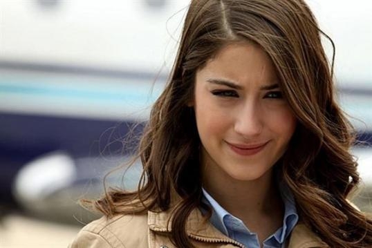 Hazal Kaya: Hastalık Yüzünden Hayatım Çok Zorlaştı galerisi resim 3