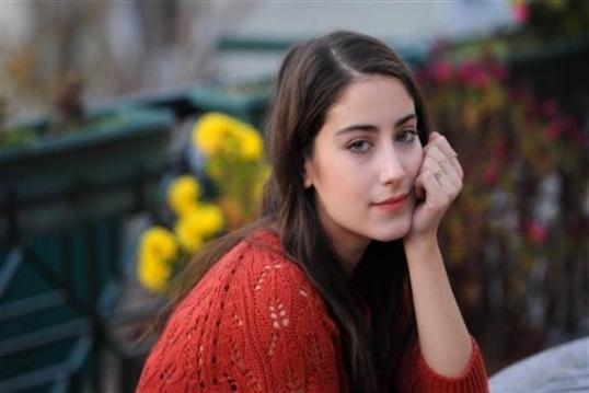 Hazal Kaya: Hastalık Yüzünden Hayatım Çok Zorlaştı galerisi resim 4