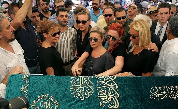 Vatan Şaşmaz'ın cenaze töreninden acı kareler galerisi resim 16