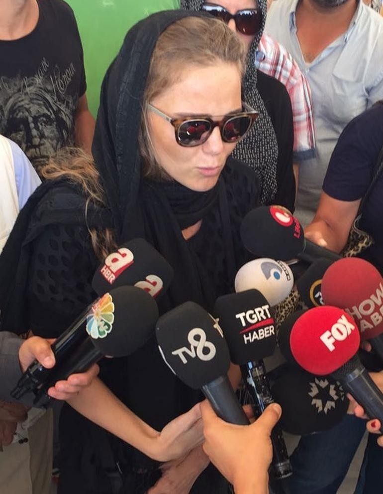 Vatan Şaşmaz'ın cenaze töreninden acı kareler galerisi resim 6