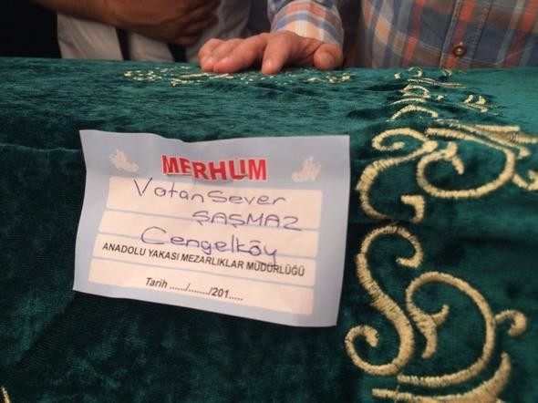Vatan Şaşmaz'ın hamile eşi Yasemin Adalı'nın eşine son vedası! galerisi resim 2