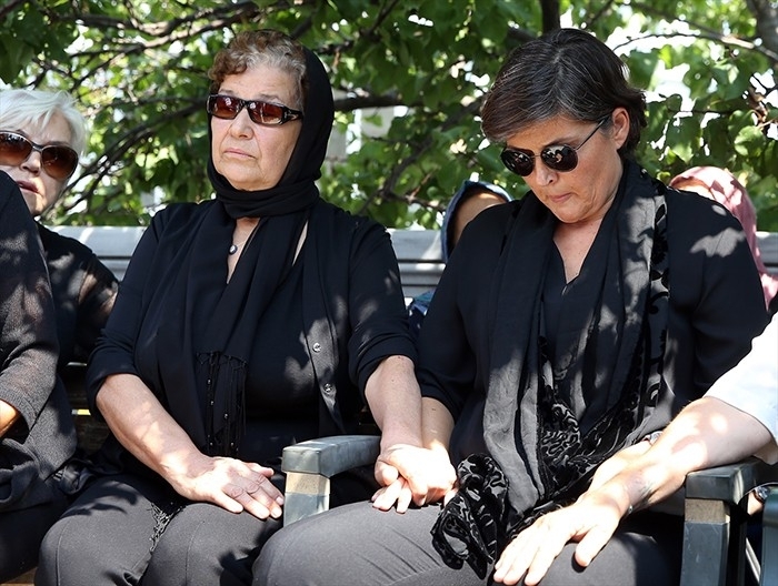 Vatan Şaşmaz'ın hamile eşi Yasemin Adalı'nın eşine son vedası! galerisi resim 5