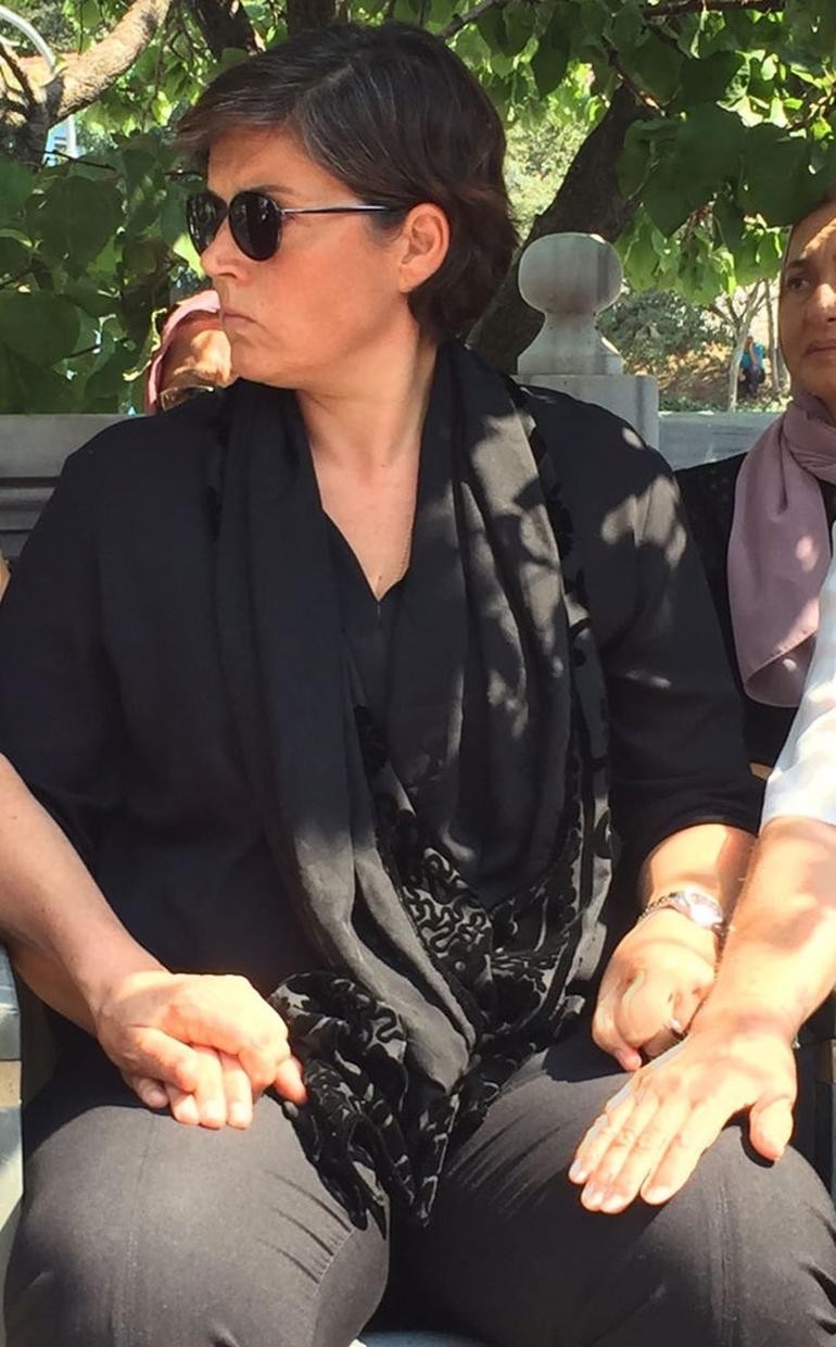 Vatan Şaşmaz'ın hamile eşi Yasemin Adalı'nın eşine son vedası! galerisi resim 6