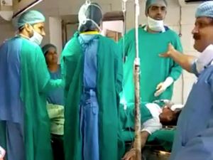 Skandal! Doktorlar sezeryan esnasında kavga etti, kavga ölümle bitti