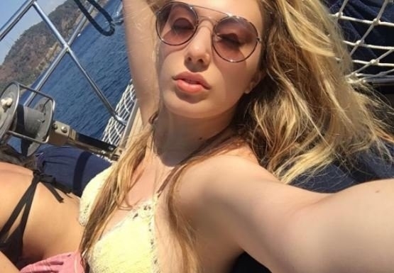 Yasmin Erbil'in pozuna bakın Mehmet Ali Erbil çıldıracak galerisi resim 6