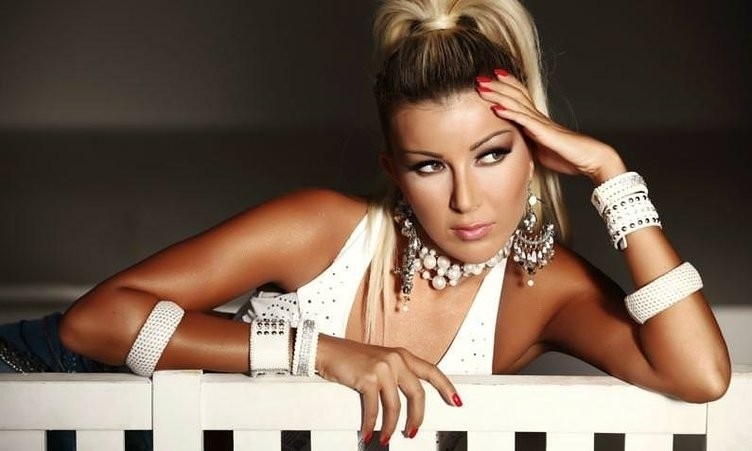 Balıkçıda saç saça kavga! Ortalığı birbirine kattılar galerisi resim 2