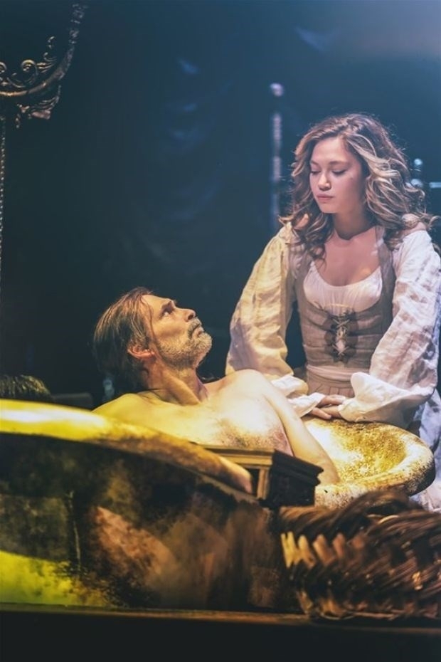 Adriana ile aynı partide! Herkesin konuştuğu Türk galerisi resim 13